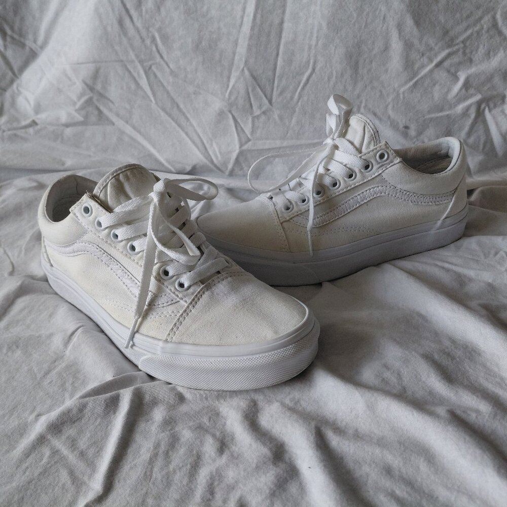 White Vans Lace Up Shoes 8.5W/7M